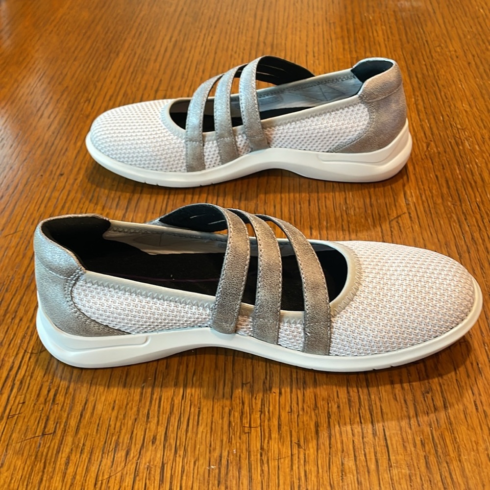 Aravon Metallic Mary Jane Flats - Picture 6 of 8